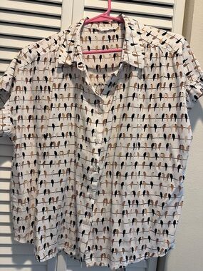 Jane and Delancey Button-Up Top with Black & Brown Bird Print. Women’s M.